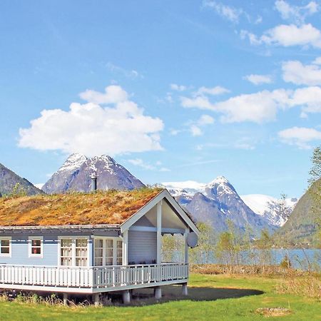 Cozy Home In Fjaerland With House A Mountain View Εξωτερικό φωτογραφία