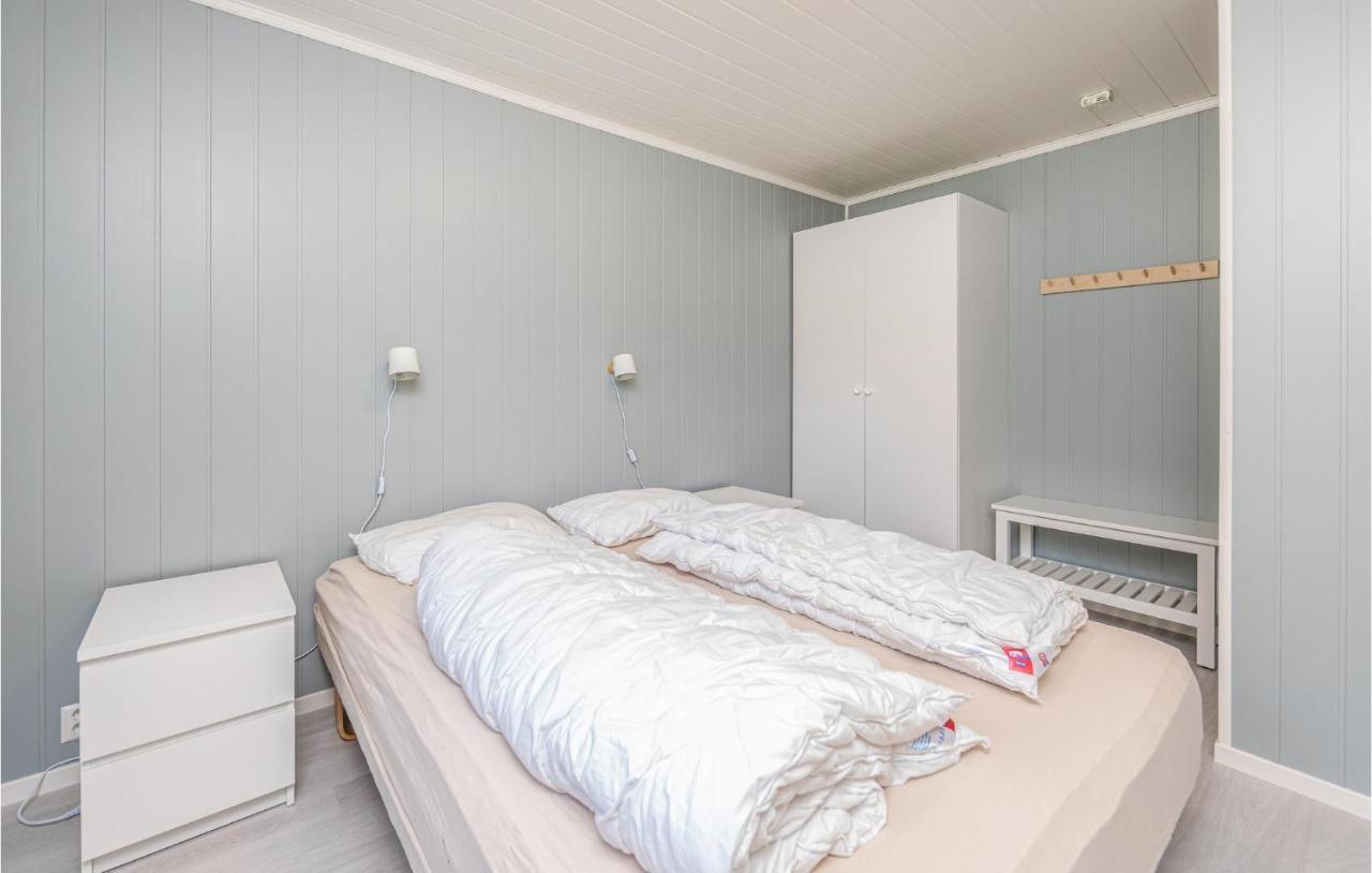 Cozy Home In Fjaerland With House A Mountain View Εξωτερικό φωτογραφία