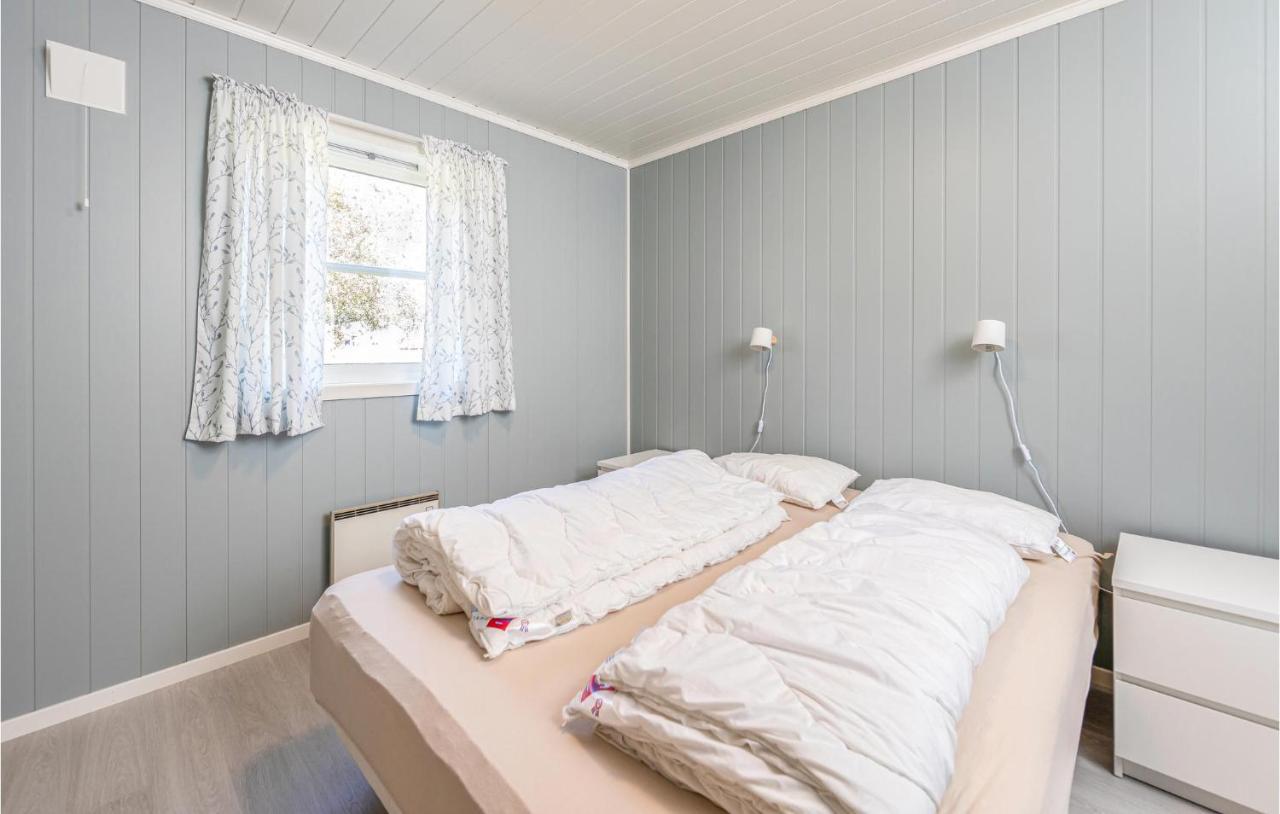 Cozy Home In Fjaerland With House A Mountain View Εξωτερικό φωτογραφία