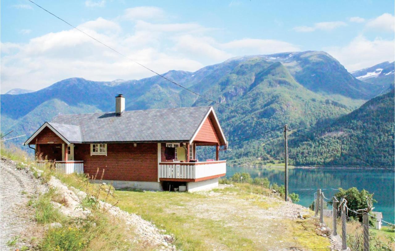 Cozy Home In Fjaerland With House A Mountain View Εξωτερικό φωτογραφία