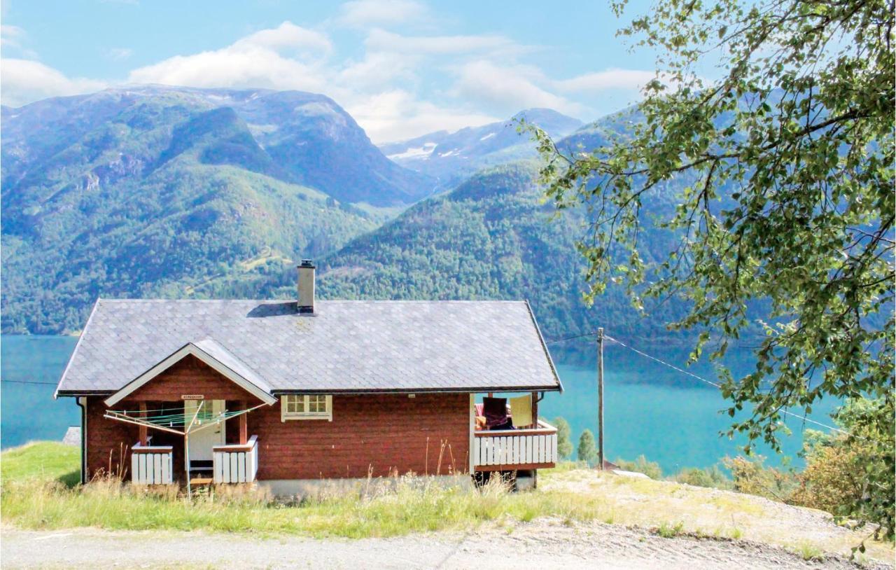 Cozy Home In Fjaerland With House A Mountain View Εξωτερικό φωτογραφία