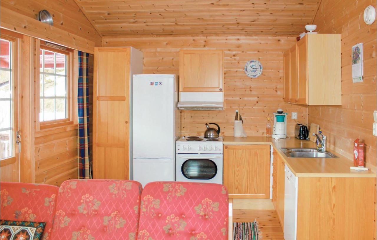 Cozy Home In Fjaerland With House A Mountain View Εξωτερικό φωτογραφία