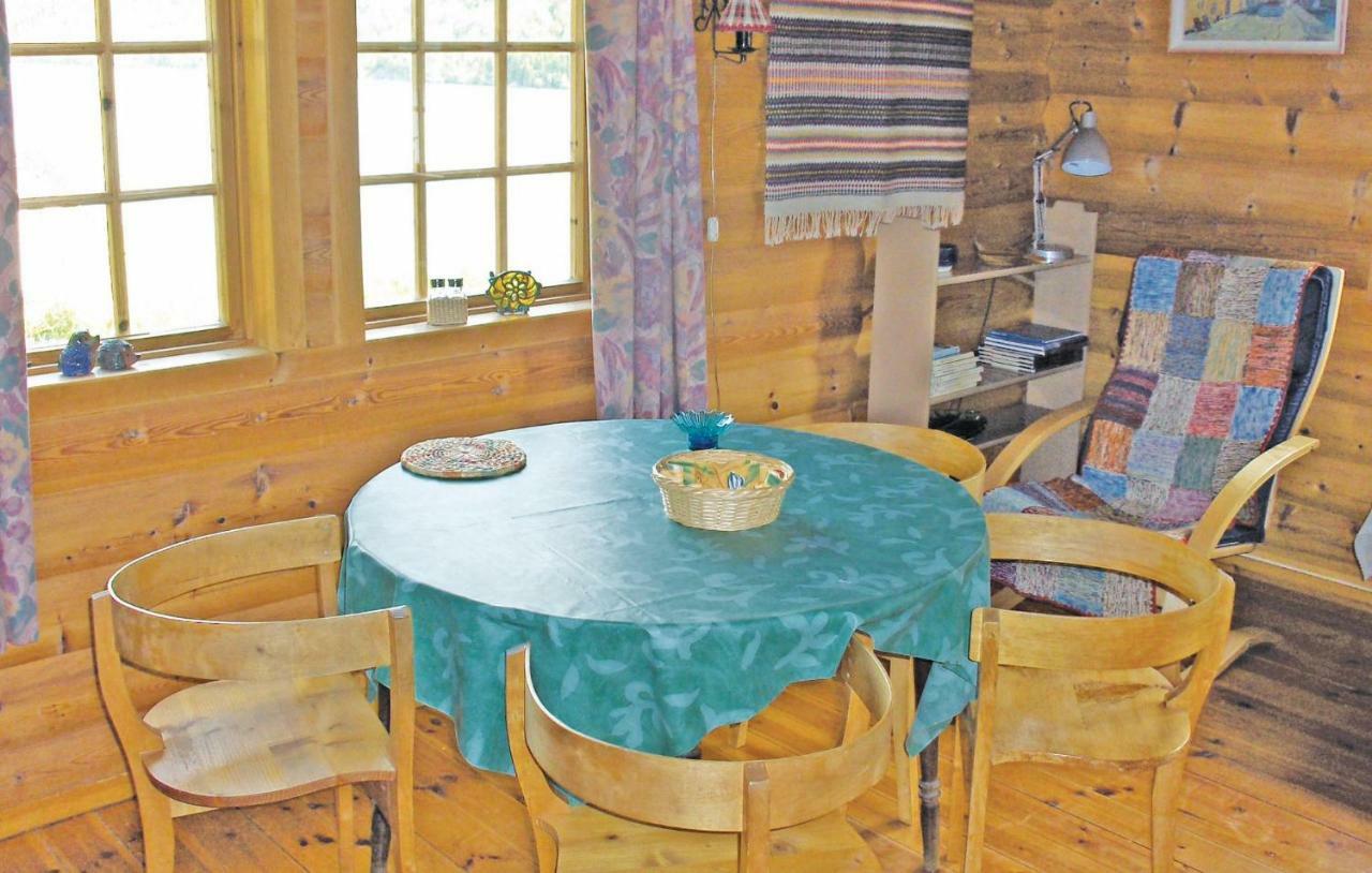 Cozy Home In Fjaerland With House A Mountain View Εξωτερικό φωτογραφία