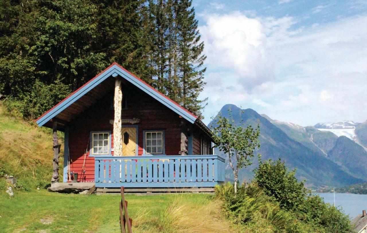 Cozy Home In Fjaerland With House A Mountain View Εξωτερικό φωτογραφία