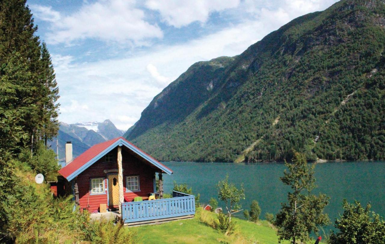 Cozy Home In Fjaerland With House A Mountain View Εξωτερικό φωτογραφία